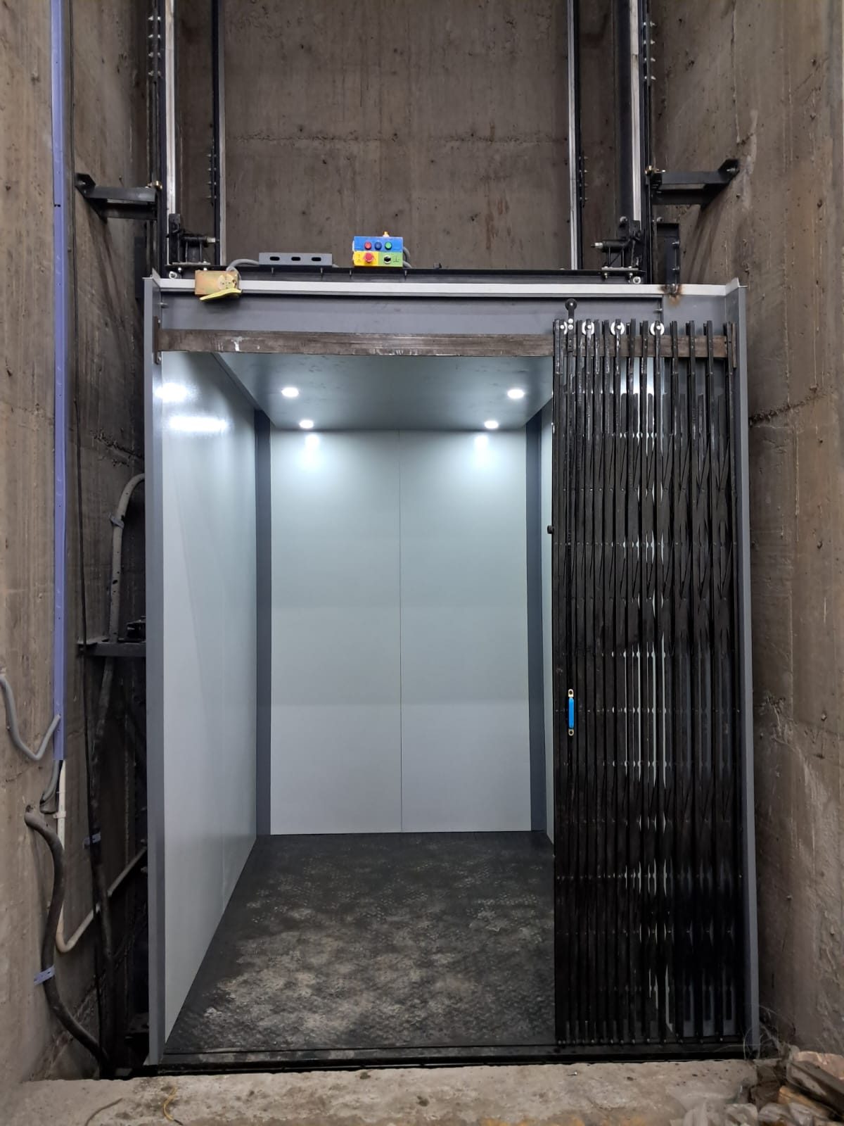 Double Mast High Speed Goods Loading Platform